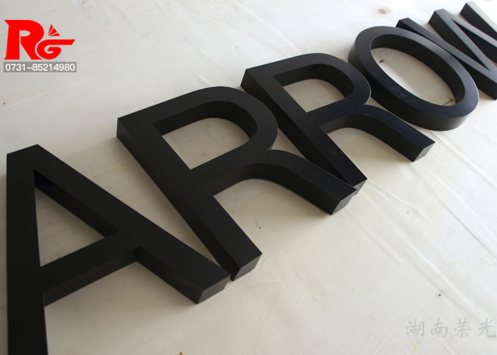 �L(zh��ng)ɳ���P����w��